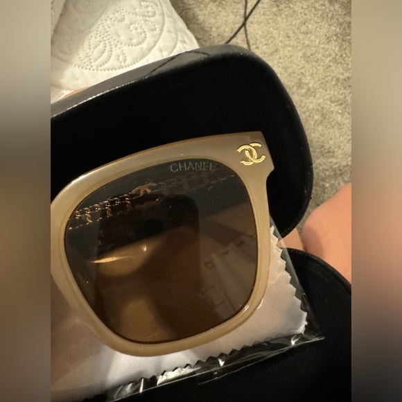 CHANEL sunglasses - Picture 7 of 7